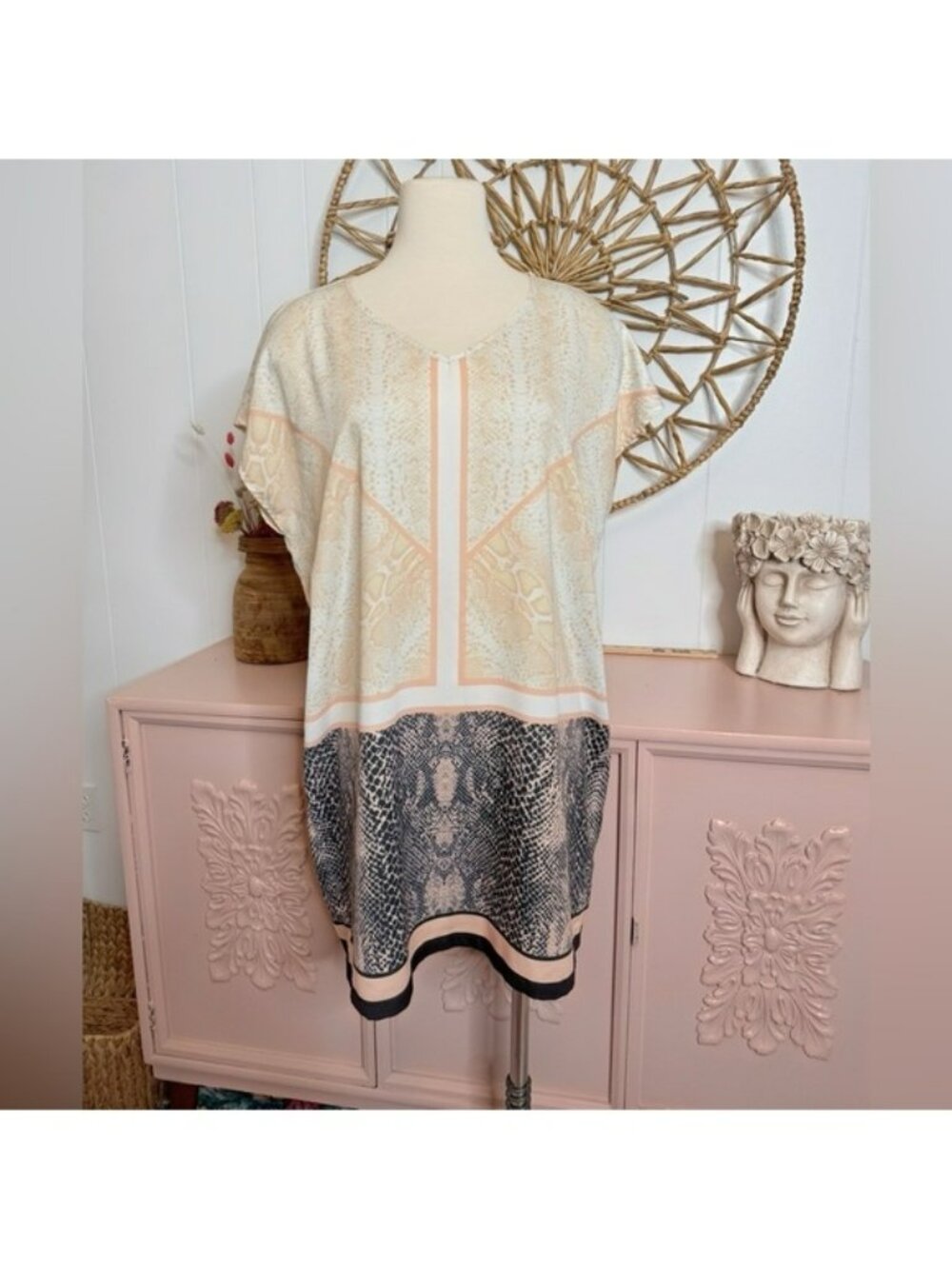 Women’s‎ Pink Stitch size 6 Elegant slip dress Cream, peach  and Black